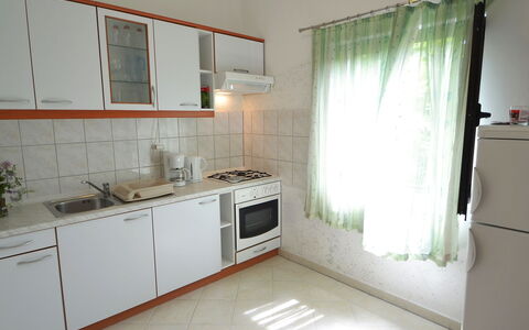 Luce: Pièce, Propriété, Cuisine, Meubles, Design Intérieur, Cabinetry, Sol, Bâtiment, Principaux Appliance, Cuisinière