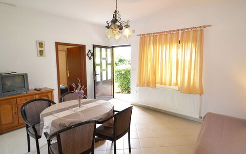 Luce: Pièce, Propriété, Meubles, Design Intérieur, Bâtiment, Sol, Plafond, Maison, Immobilier, Salle À Manger