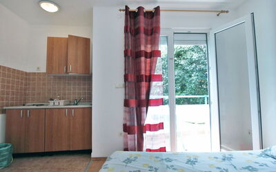 Sandra 120.3: Pièce, Propriété, Rideau, Meubles, Sol, Design Intérieur, Maison, Traitement De Fenetre, Chambre, Mur
