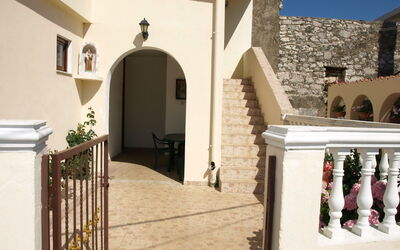 Pašman Pašman 100: Propriété, Bâtiment, Immobilier, Maison, Biens, Cambre, Architecture, Domicile, Cour, Hacienda