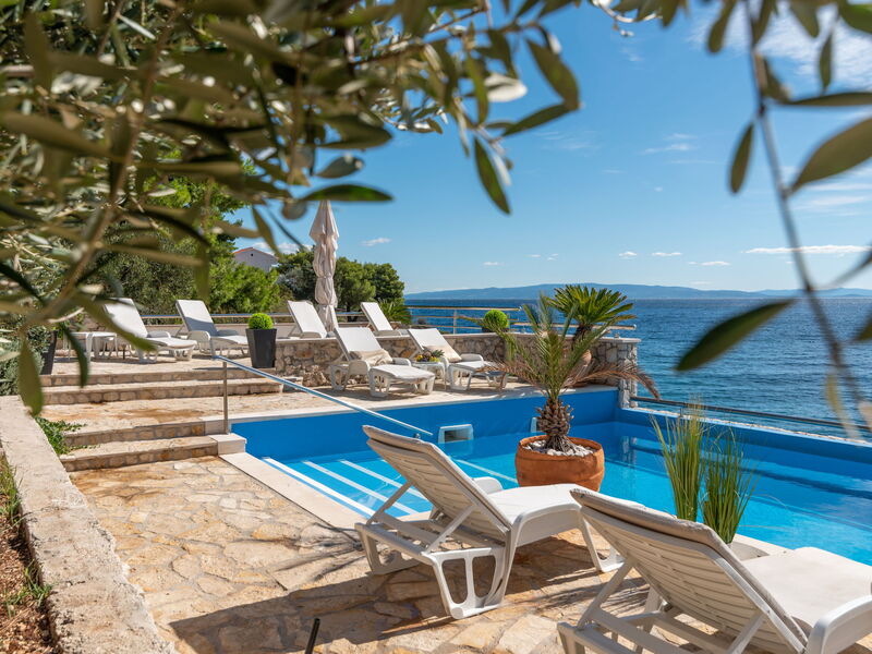 Trogir Okrug Gornji 320