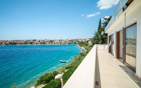 Bila Kuća: Propriété, Bleu, Mer, Ciel, Maison, Bleu Azur, Immobilier, Rive, Vacances, Côte