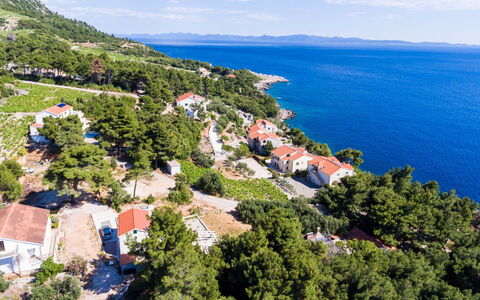 Katica: Végétation, Photographie Aérienne, Côte, Mer, Ville, Propriété, Ciel, Promontoire, Cotiers Et Relief Océaniques, Immobilier