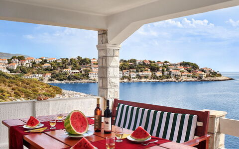Korčula Zavalatica 100: Propriété, Recours, Vacances, Bâtiment, Porche, Restaurant, Pièce, Balcon, Mer, Immobilier