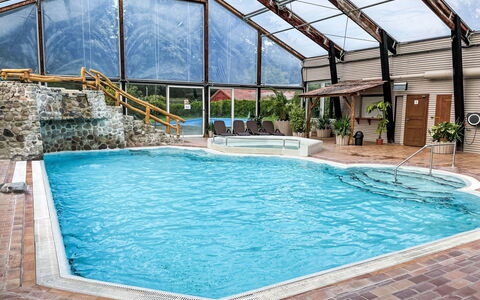 Hechthausen 100: L'Eau, Piscine, Plante, Bleu Azur, Éclairage, Ombre, Rectangle, Loisir, Immobilier, Composite