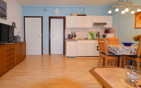 Windrose: Cabinetry, Table, Propriété, Meubles, Bâtiment, Chaise, Bois, Comptoir, Cuisine, Maison