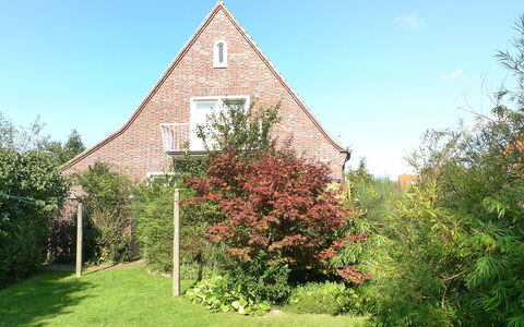 Kleen: Arbre, Maison, Propriété, Feuille, Architecture, Domicile, Ciel, Botanique, Immobilier, Printemps