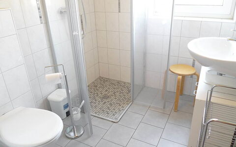 Norddeich 340: Salle De Bains, Propriété, Tuile, Pièce, Toilette, Siège De Toilette, Sol, Mur, Luminaire Plomberie, Accessoire Salle De Bain