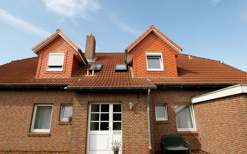 Norddeich 380: Ciel, Nuage, Plante, Fenêtre, Bâtiment, Maison, Brickwork, Bois, Brique