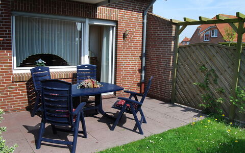 Norddeich 380: Propriété, Cour, Arrière-Cour, Maison, Domicile, Chalet, Herbe, Brique, Jardin, Chaise