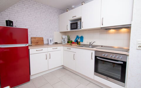 Schonerweg: Cabinetry, Comptoir, Bâtiment, Propriété, Évier, Appareil De Cuisine, Cuisine, Evier, Cuisinière, Électroménager