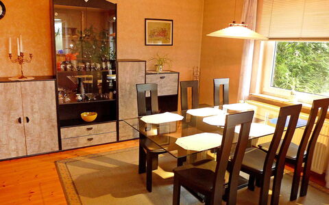 Natur Pur am Nordseedeich: Pièce, Salle À Manger, Meubles, Propriété, Table, Table Cuisine Et Salle A Manger, Design Intérieur, Bâtiment, Sol, Maison