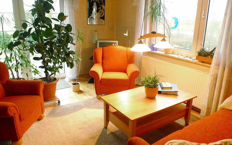 Natur Pur am Nordseedeich: Pièce, Salon, Propriété, Meubles, Bâtiment, Design Intérieur, Table, Maison, Immobilier, Canapé
