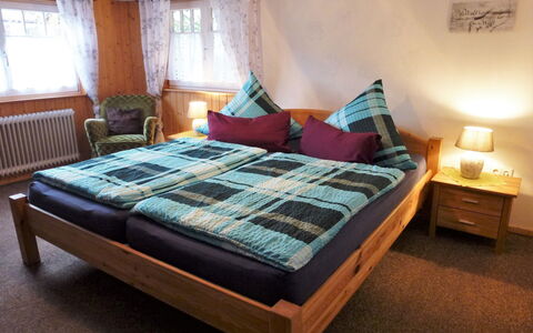 Haus Schwärzel: Chambre, Meubles, Lit, Pièce, Drap De Lit, Propriété, Cadre De Lit, Matelas, Design Intérieur, Literie