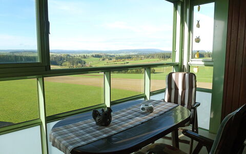 Dittishausen 2: Propriété, Pièce, Design Intérieur, Porche, Table, Vacances, Maison, Fenêtre, Chalet, Bâtiment