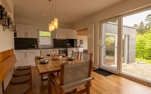 Sophia: Meubles, Propriété, Table, Bois, Comptoir, Chaise, Design Intérieur, Cabinetry, Sol, Cuisine