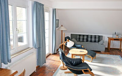 Kormoran 200.3: Pièce, Meubles, Design Intérieur, Propriété, Sol, Bâtiment, Maison, Salon, Chaise, Sol