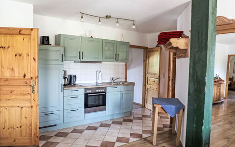 Dargun 100: Meubles, Sol, Design Intérieur, Sol, Bois, Cabinetry, Plafond, Cuisine, Comptoir, Parquet