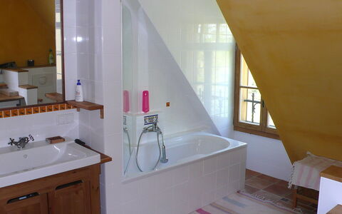 Rosencottage: Salle De Bains, Pièce, Propriété, Sol, Évier, Design Intérieur, Lavabo, Luminaire Plomberie, Robinet, Mur