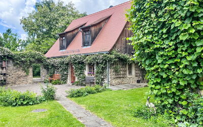 Rosencottage: Arbuste, Chalet, Maison, Couverture De Sol, Jardin, Ferme, Biens, Pelouse, Cour, Arrière-Cour