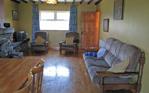 Portmagee Knightstown 100: Meubles, Propriété, Fenêtre, Chaise, Bois, Design Intérieur, Sol, Sol, Confort, Mur