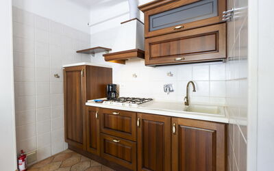 Il Risveglio 200.3: Cabinetry, Meubles, Propriété, Comptoir, Bâtiment, Bois, Cuisine, Tiroir, Sol, Tache De Bois