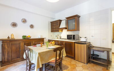 Il Risveglio 200.4: Meubles, Table, Cabinetry, Propriété, Comptoir, Bois, Design Intérieur, Cuisine, Chaise, Appareil De Cuisine