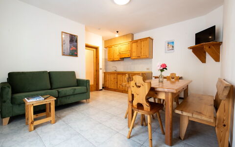 Tiarno di Sotto 250: Piscine, Colline, Loisir, Chaîne De Montagnes, Mobilier De Jardin, Station De Montagne, Recours, Vallée, Eco Hôtel, Crête