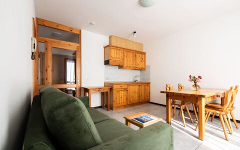 Tiarno di Sotto 250: Piscine, Colline, Loisir, Chaîne De Montagnes, Mobilier De Jardin, Station De Montagne, Recours, Vallée, Eco Hôtel, Crête