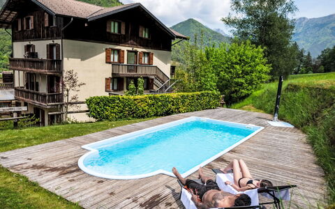 Tiarno di Sotto 250: Sol, Luminaire Plomberie, Salle De Bains, Design Intérieur, Bois, Sol, Plomberie, Éclairage, Robinet, Meubles