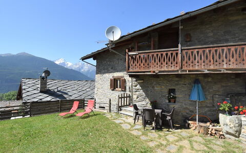 Sarre 500: Ciel, Propriété, Bâtiment, Plante, Lot Terre, Chalet, Fenêtre, Montagne, Loisir, Paysage