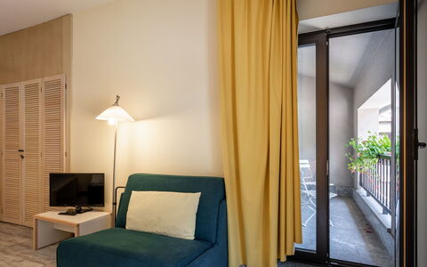 Courmayeur 100: Bâtiment, Meubles, Confort, Bois, Plante, Ombre, Éclairage, Maison, Cadre De Lit, Design Intérieur