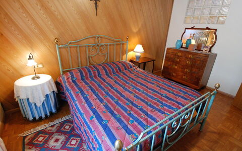 Garibaldi: Chambre, Lit, Pièce, Meubles, Drap De Lit, Cadre De Lit, Propriété, Literie, Sol, Design Intérieur