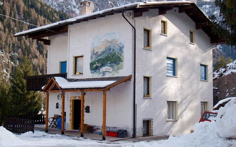 Alleghe 100: Neige, Bâtiment, Fenêtre, Montagne, Maison, Pente, Arbre, Biome, Plante, Chalet