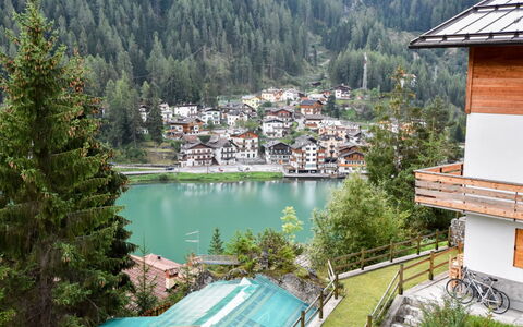 Alleghe 100: Paysage Naturel, Propriété, Montagne, Région Sauvage, Lac, Village De Montagne, Station De Montagne, L'Eau, Maison, Immobilier