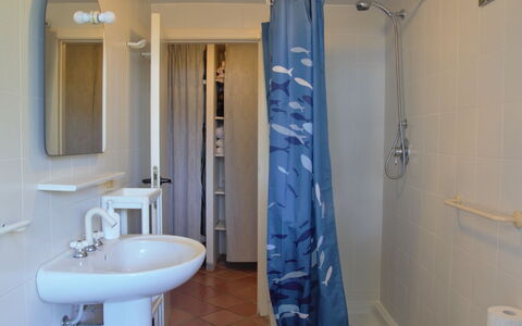 Tondini: Luminaire Plomberie, Miroir, Robinet, Évier, Propriété, Lavabo, Tete De Douche, Bleu, Bleu Azur, Salle De Bains