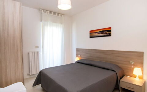 San Benedetto del Tronto 140: Chambre, Meubles, Lit, Pièce, Propriété, Cadre De Lit, Design Intérieur, Drap De Lit, Sol, Bâtiment