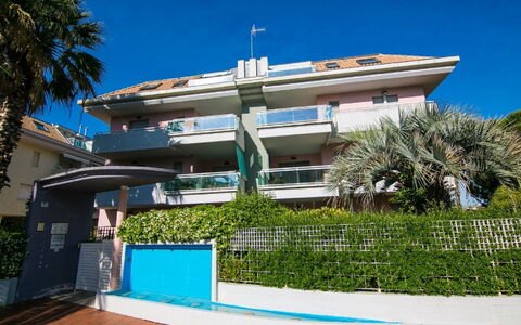 Mediterraneo: Ciel, Plante, Bâtiment, Ombre, Design Urbain, Arbre, Arecales, Loisir, Zone Résidentielle, Immobilier