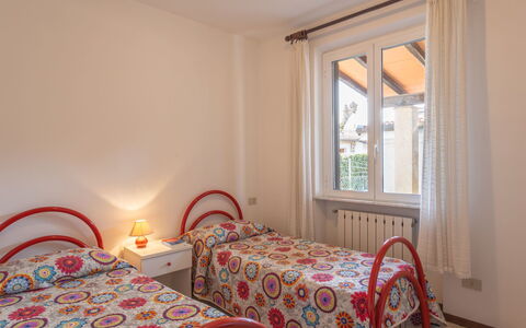 Francesca: Chambre, Pièce, Lit, Meubles, Drap De Lit, Propriété, Literie, Cadre De Lit, Sol, Design Intérieur