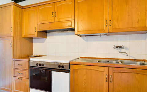 Bucine 690: Cabinetry, Comptoir, Cuisine, Pièce, Meubles, Propriété, Placard, Principaux Appliance, Électroménager, Appareil De Cuisine
