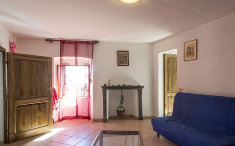 Via Vannocci: Propriété, Pièce, Meubles, Bâtiment, Sol, Rouge, Design Intérieur, Maison, Plafond, Mur