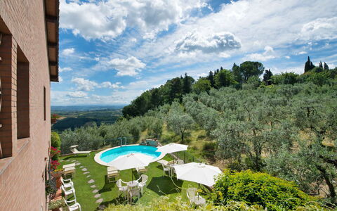 San Gimignano 150: Nuage, L'Eau, Ciel, Plante, Jour, Parapluie, Fenêtre, Vert, Bleu Azur, Bâtiment