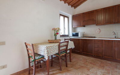 Lecci 200.2: Propriété, Pièce, Bâtiment, Meubles, Sol, Maison, Design Intérieur, Immobilier, Table, Plafond