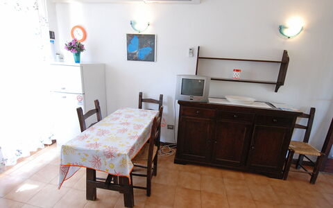 Costa Rei 180: Meubles, Propriété, Cabinetry, Table, Cadre, Tiroir, Bureau, Bois, Salon, Design Intérieur