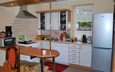 Mielno 2: Pièce, Comptoir, Cuisine, Propriété, Meubles, Principaux Appliance, Bâtiment, Cabinetry, Maison, Design Intérieur