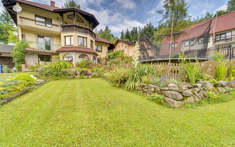 Kubaczka: Plante, Ciel, Propriété, Nuage, Bâtiment, La Nature, Arbre, Fenêtre, Lot Terre, Paysage Naturel