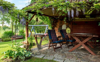 Rekowo 100: Plante, Propriété, Meubles, Bâtiment, Ciel, Ombre, Arbre, Mobilier De Jardin, Loisir, Chalet