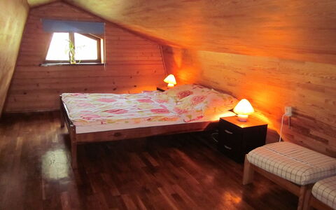 Mały Domek: Pièce, Propriété, Sol, Dur, Parquet, Grenier, Meubles, Bois, Design Intérieur, Chambre