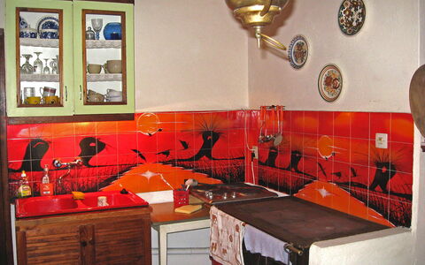 Borek Sulęcki: Pièce, Propriété, Meubles, Design Intérieur, Orange, Bâtiment, Table, Maison, Cuisine, Plafond