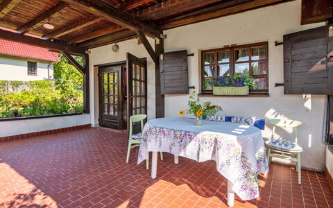 Borek Sulęcki: Pot De Fleur, Porte, Domicile, Plante D'Appartement, Jardin, Porche, Chaise, Chalet, Patio